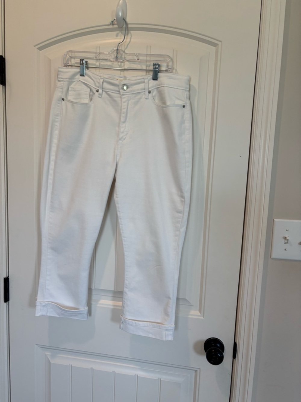 Signature by Levi Strauss White Cropped Ankle Jeans